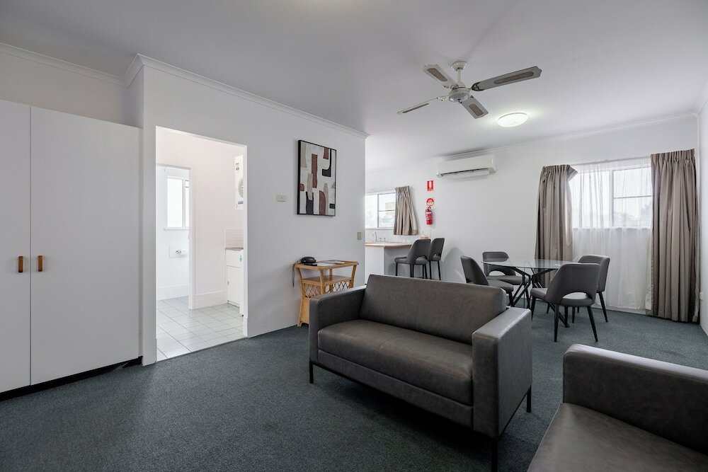 Фото Emerald Maraboon Motor Inn