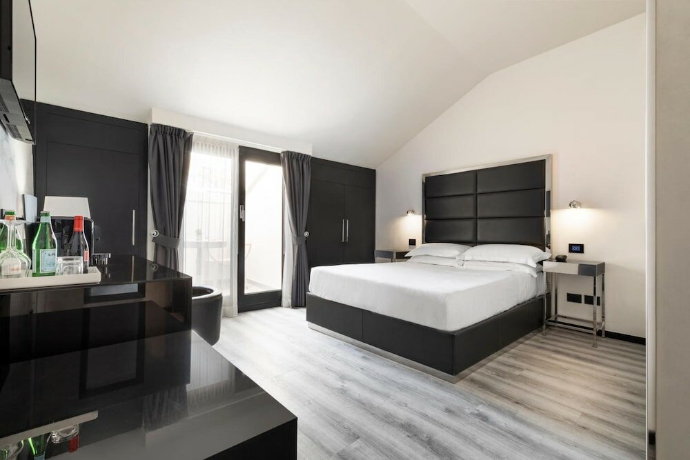 Фото Lhp Hotel Napoleon