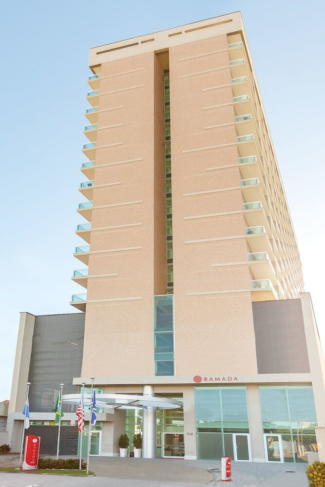 Фото Ramada by Wyndham Macae Hotel & Suites