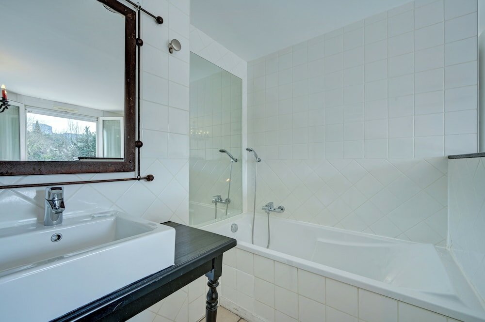 Фото The Originals Boutique, Clair Hôtel, Martigues