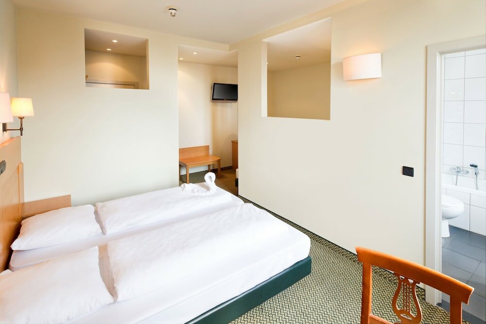 Фото Century Hotel Antwerpen