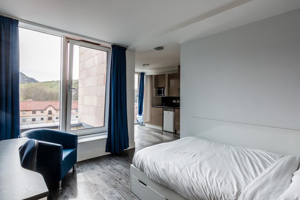 Фото Destiny Student Holyrood - Campus Accommodation