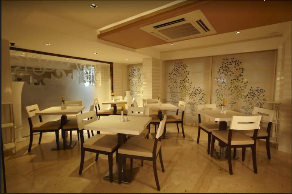 Фото Hotel Bawa Continental