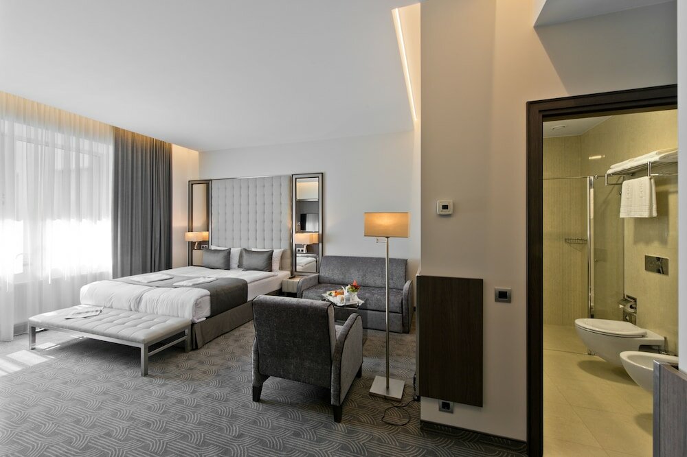 Фото Hotel Congress Avenue