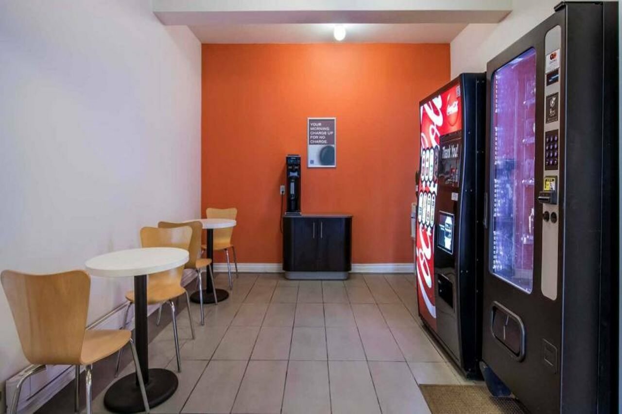 Фото Motel 6 Sudbury, On