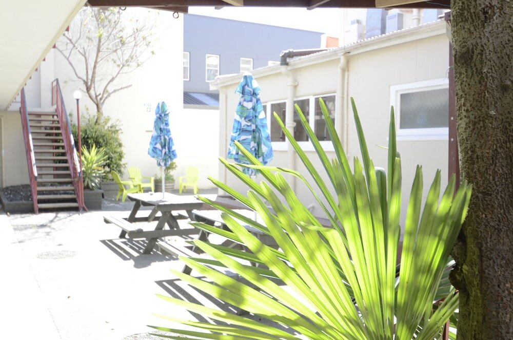 Фото Bridge Backpackers