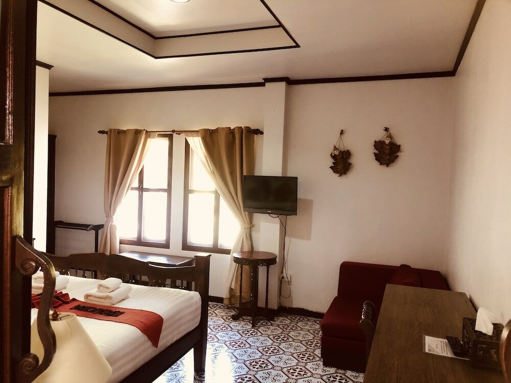 Фото Shewe Wana Boutique Hotel