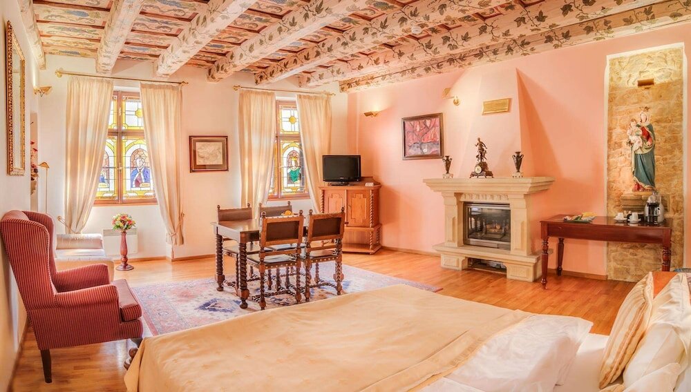 Фото The King Charles