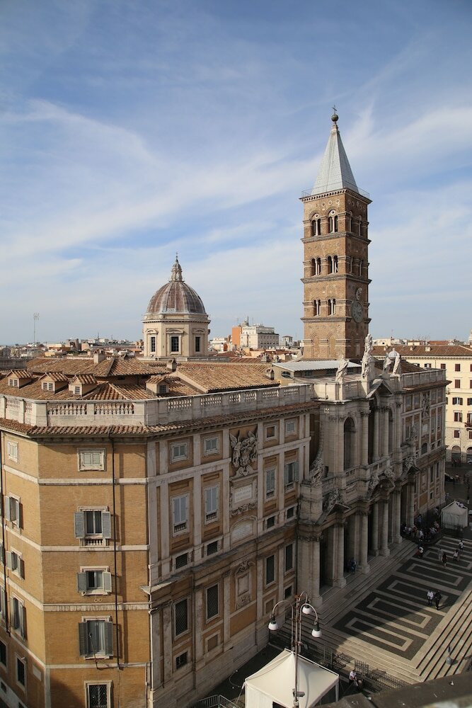 Фото Biancoreroma B&b