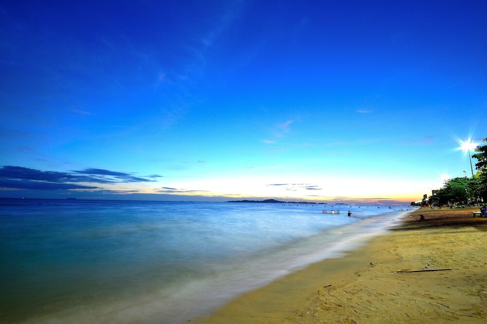 Фото Avila Resort Pattaya