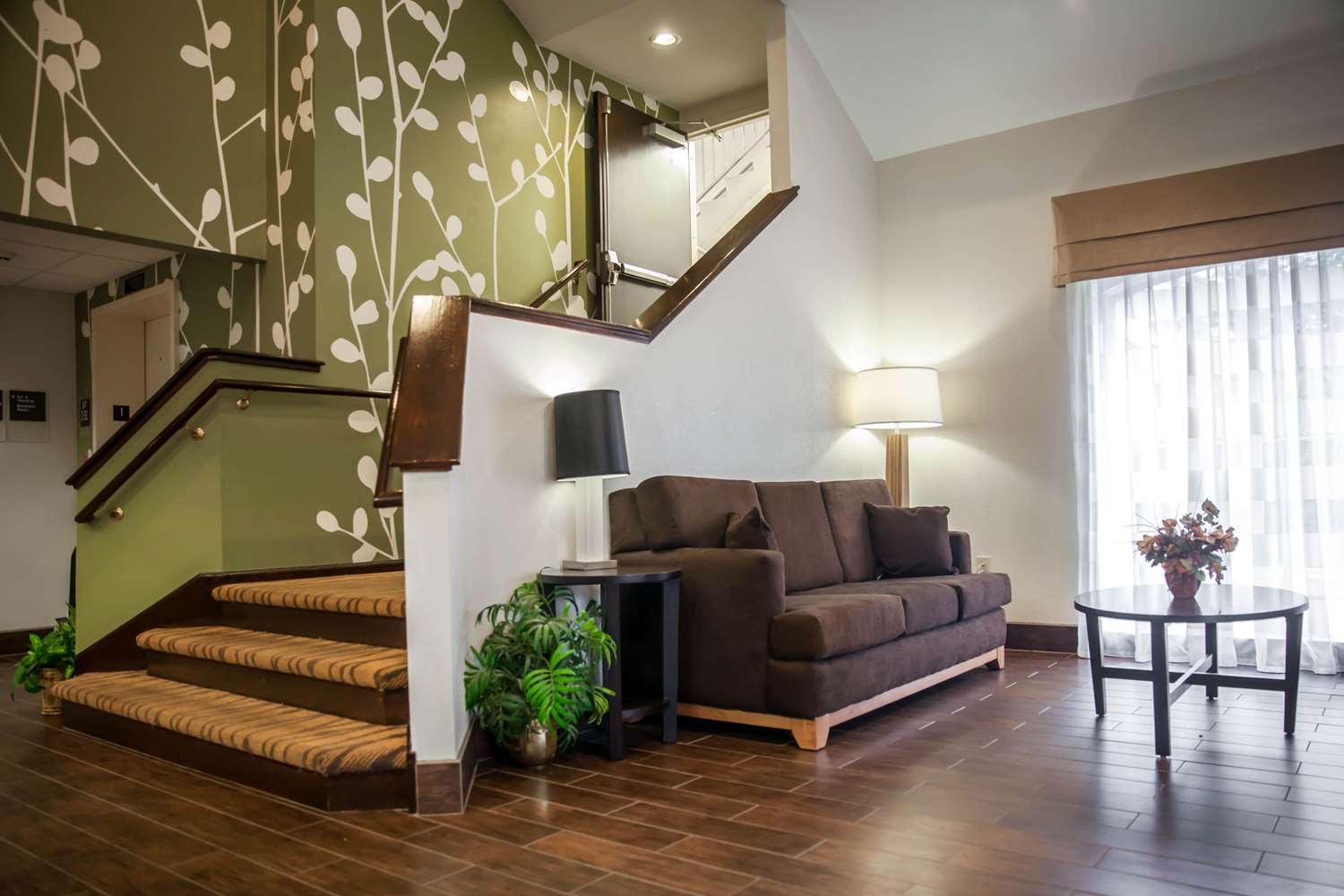 Фото Sleep Inn & Suites