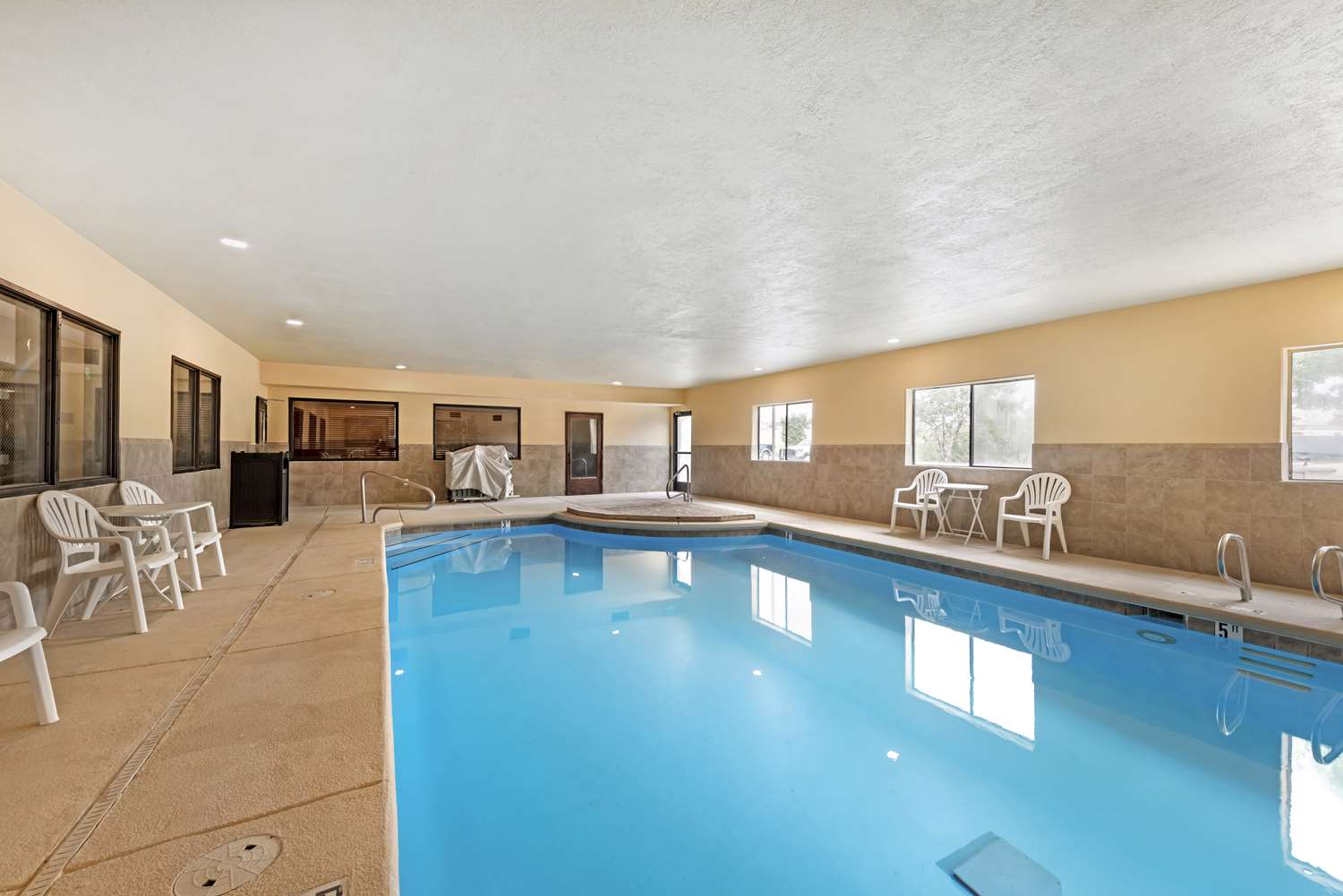 Фото Best Western Plus Eagleridge Inn & Suites