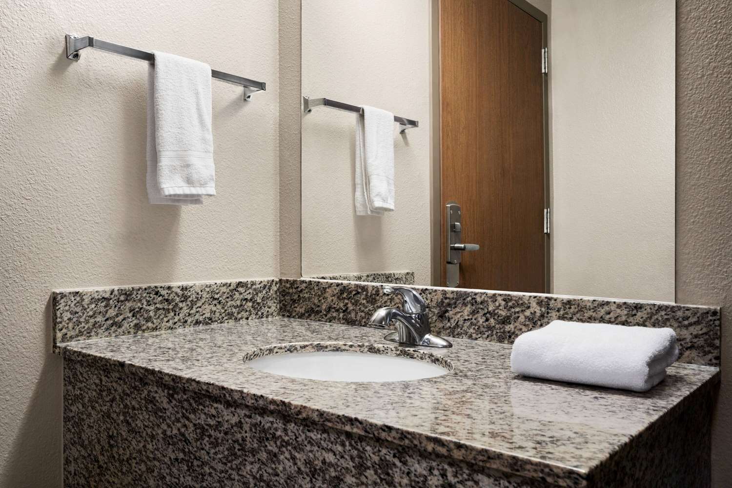 Фото Travelodge by Wyndham Yuma