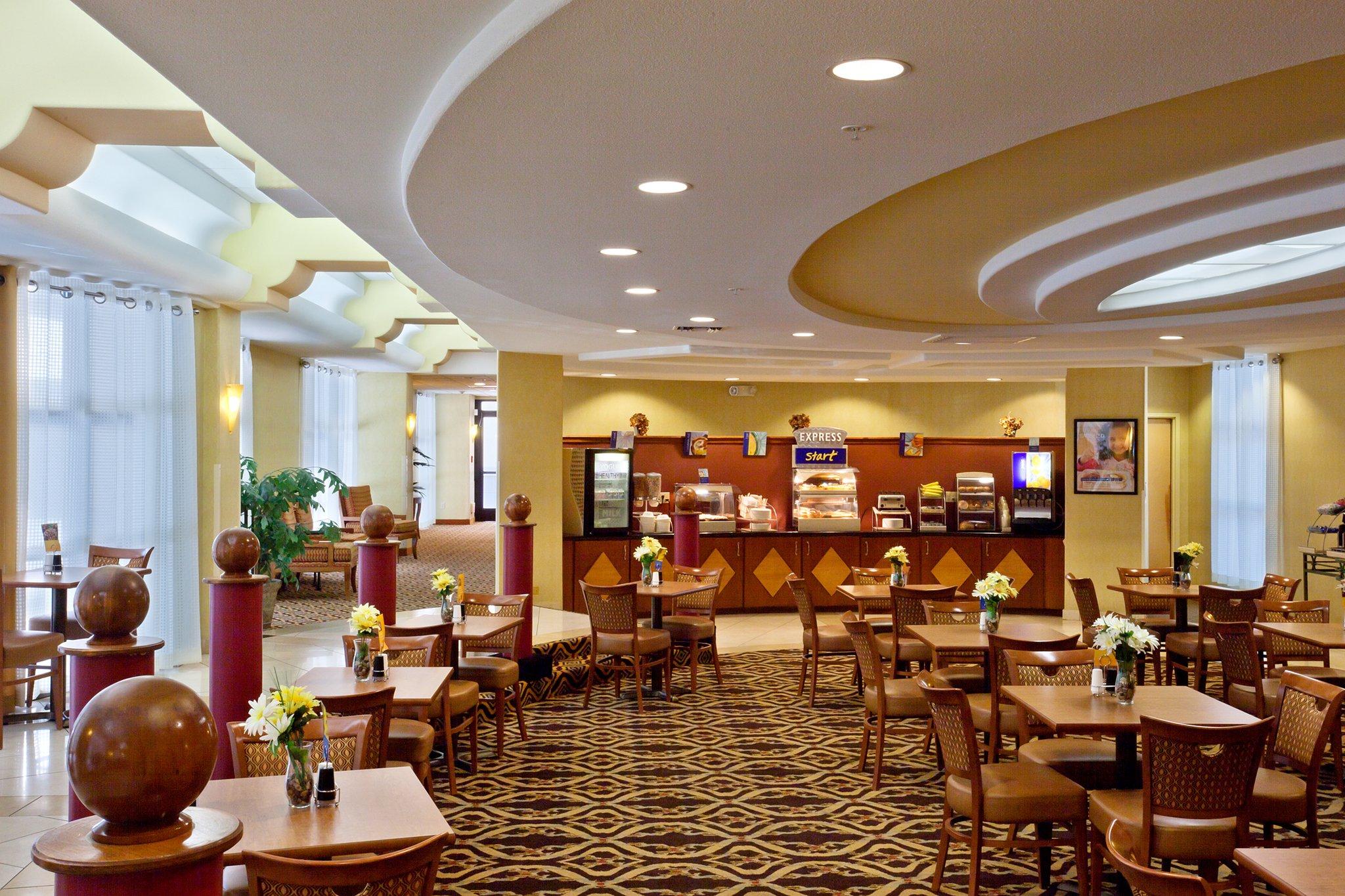 Фото Holiday Inn Express Sacramento Convention Center