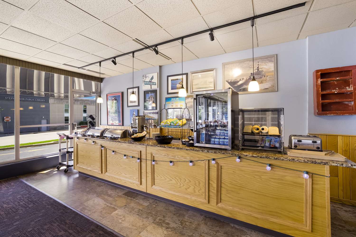 Фото Best Western Riverfront Inn