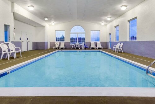 Гостиница Microtel Inn & Suites by Wyndham London в Лондоне