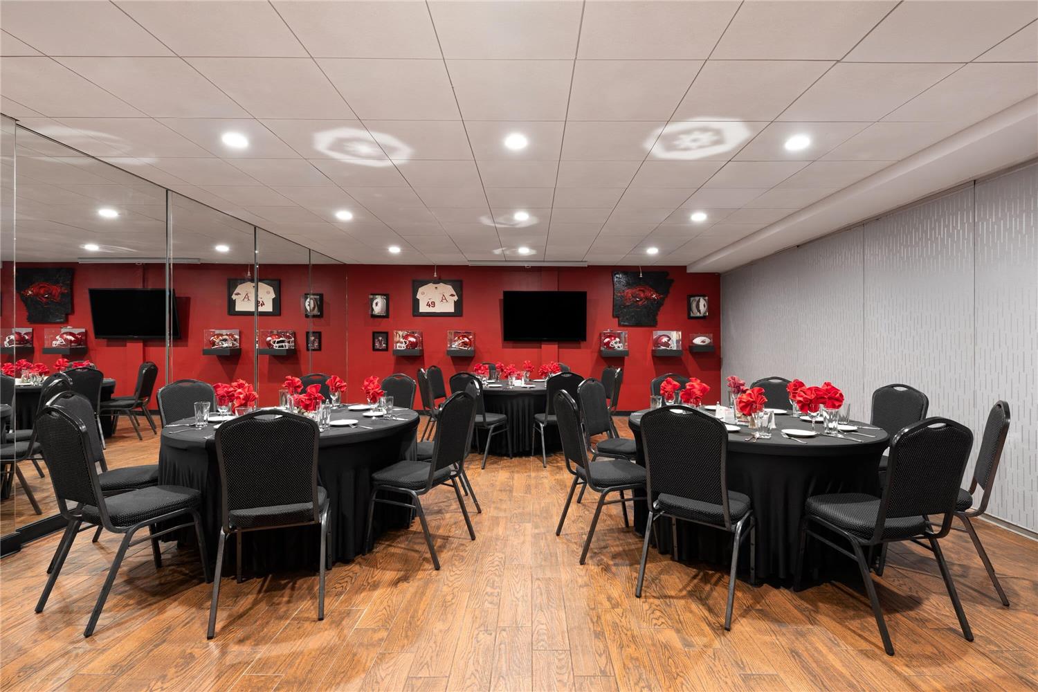 Фото Wyndham Riverfront Little Rock