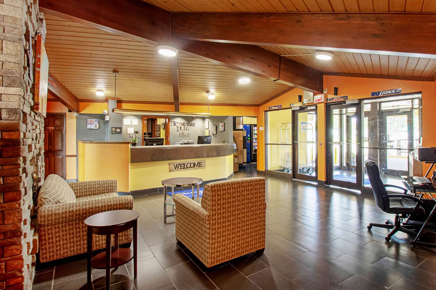 Фото Travelodge by Wyndham Appleton