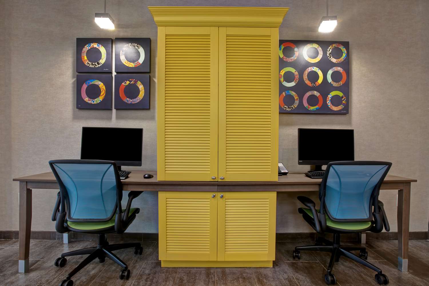 Фото Home2 Suites by Hilton Charlotte Northlake