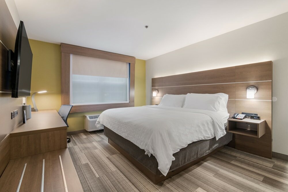 Фото Holiday Inn Express Plymouth, an Ihg Hotel