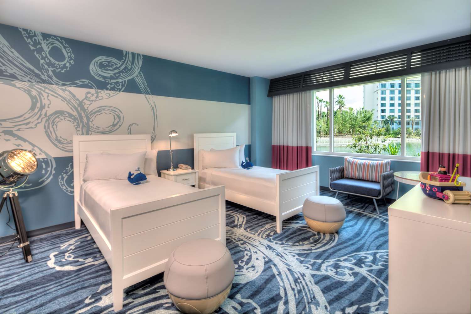 Фото Universal's Loews Sapphire Falls Resort