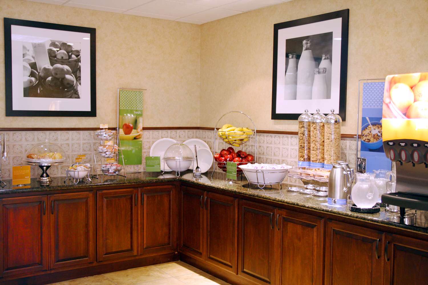 Фото Hampton Inn & Suites Lodi