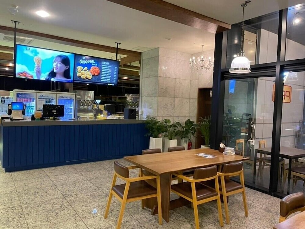 Фото Hotel Adela