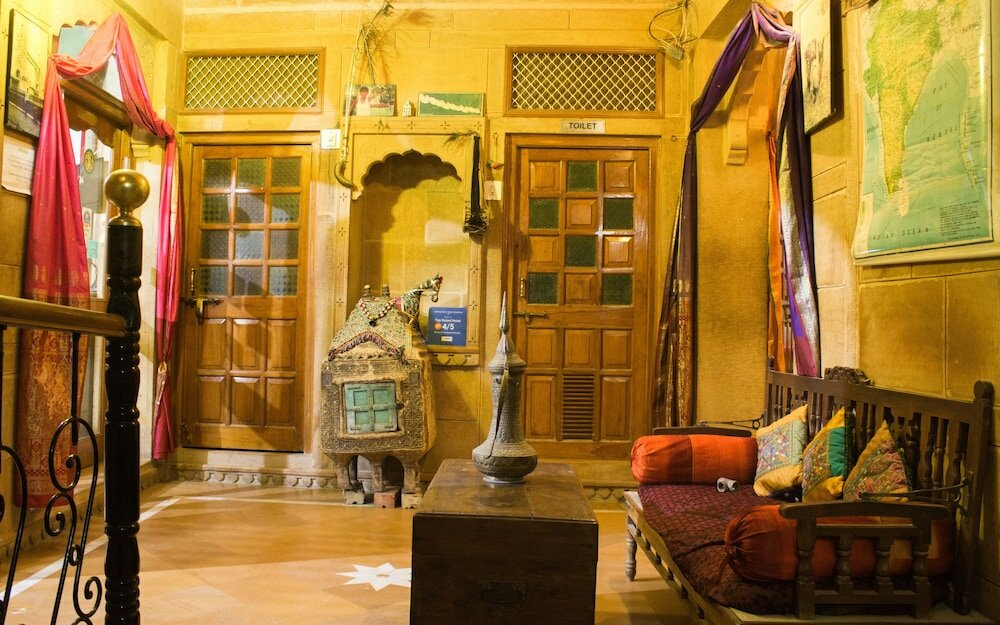 Фото Hotel Shahi Palace