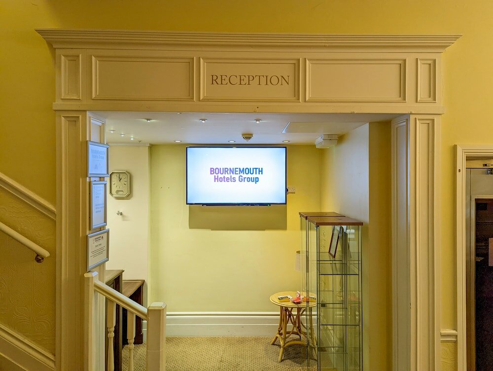 Фото The Grove Hotel