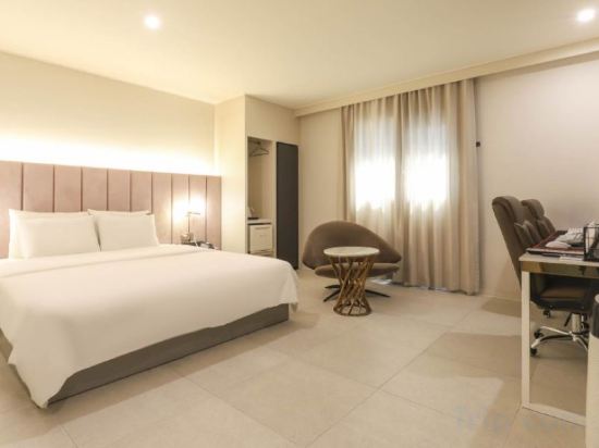 Фото Denbasta Signature Hotel