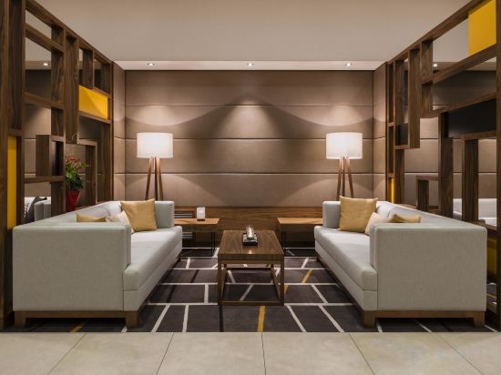 Фото Munich Airport Marriott Hotel