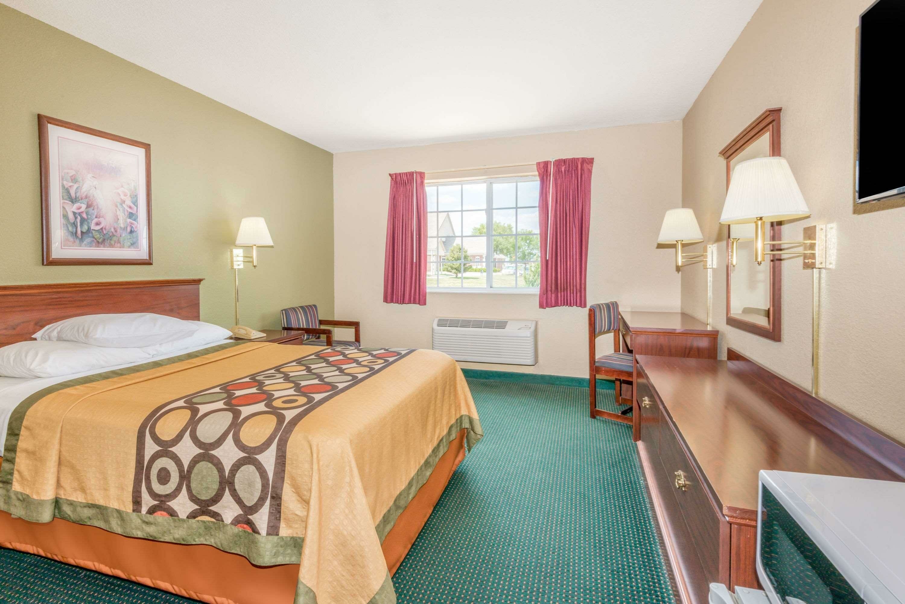 Фото Super 8 by Wyndham Platte City Kansas City Area Airport