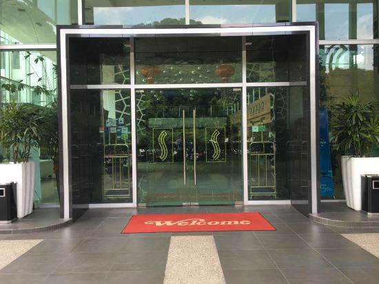 Фото Symphony Suites