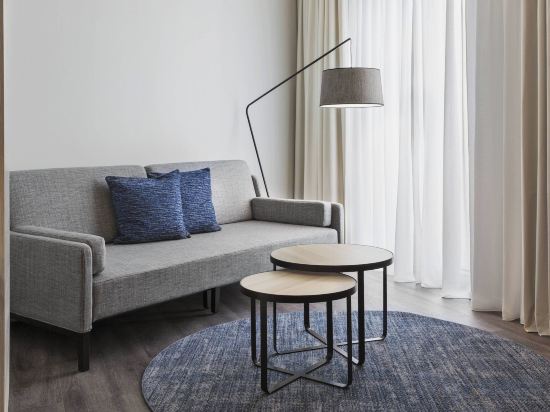 Фото Courtyard by Marriott Hamburg City