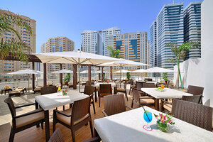 Гостиница Golden Sands Sharjah