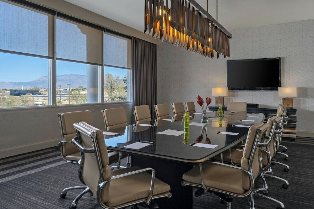 Фото Sheraton Albuquerque Airport Hotel