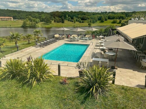 Гостиница Novotel Limoges Le Lac в Лиможе