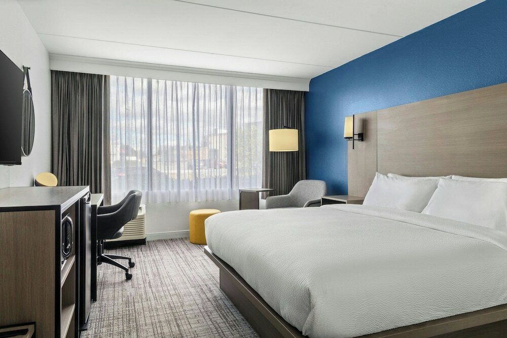 Фото Best Western Sterling Hotel & Suites