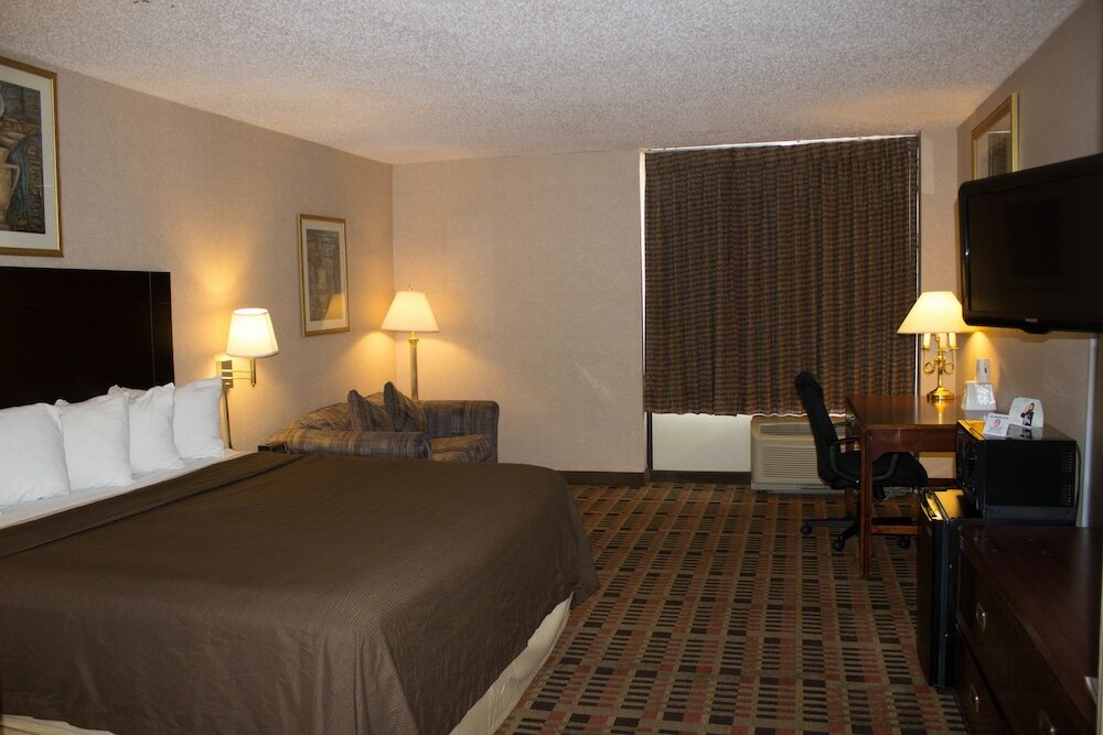 Фото Days Inn by Wyndham Amarillo East