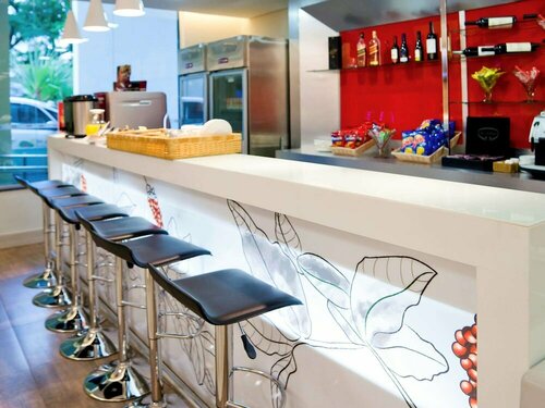 Внешний вид отеля Ibis Belo Horizonte Savassi в Белу-Оризонти, фото 5