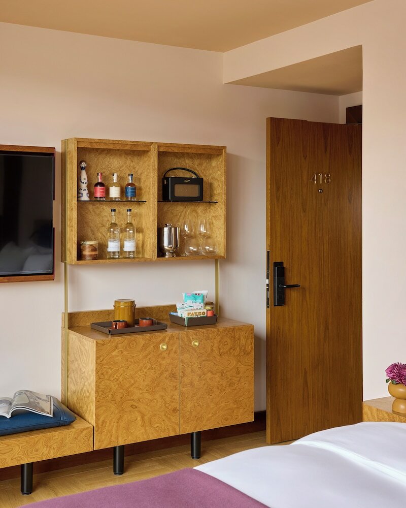 Фото Devonshire Club & Hotel