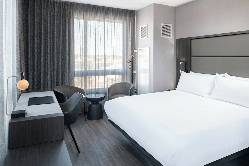 Фото Ac Hotel by Marriott Portsmouth