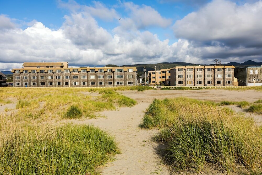 Фото Ebb Tide Oceanfront Inn