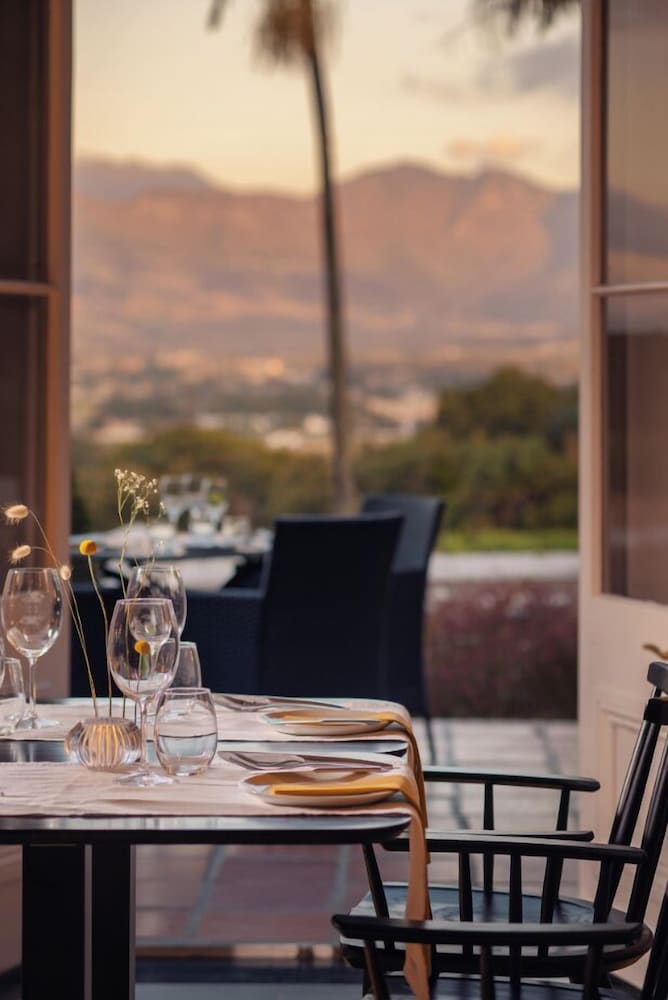 Фото Grande Roche Hotel
