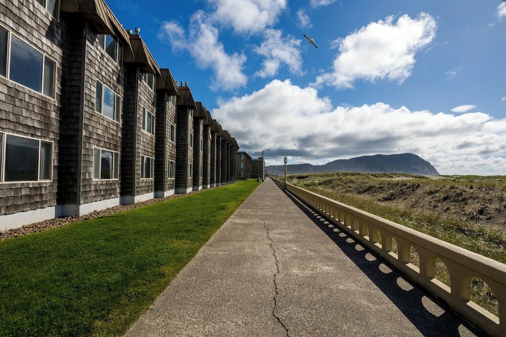 Фото Ebb Tide Oceanfront Inn
