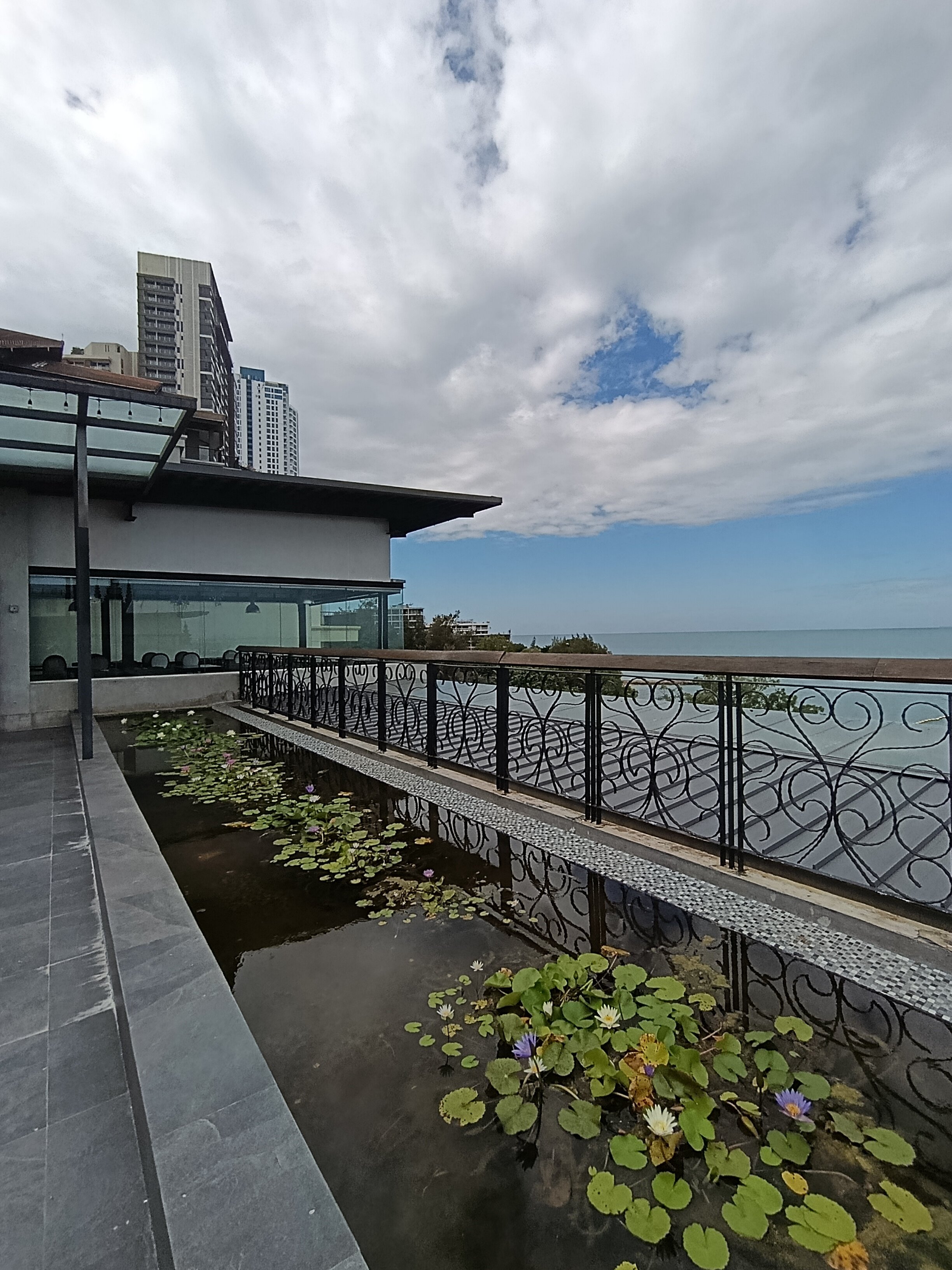 Фото Pattaya Modus Beachfront Resort