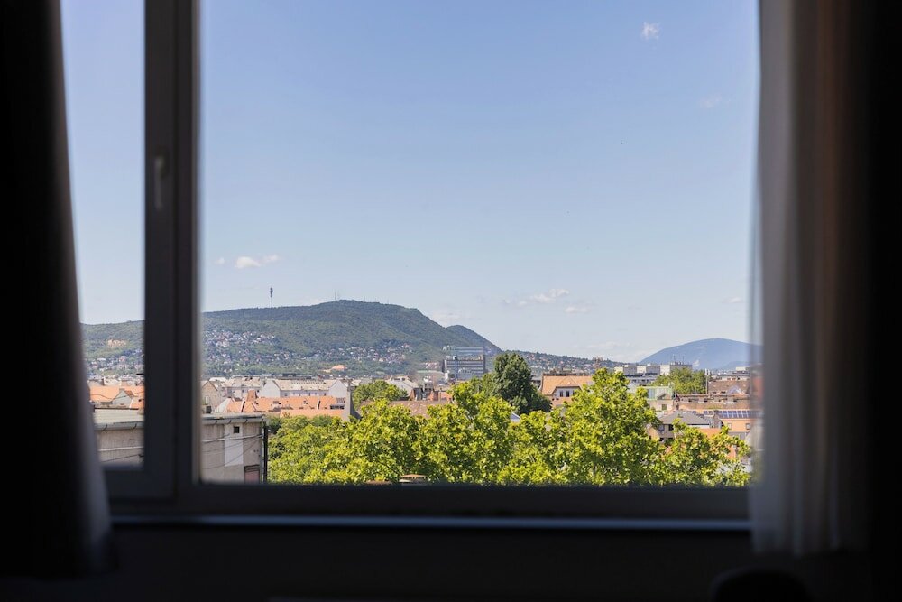 Фото Hotel Benczur