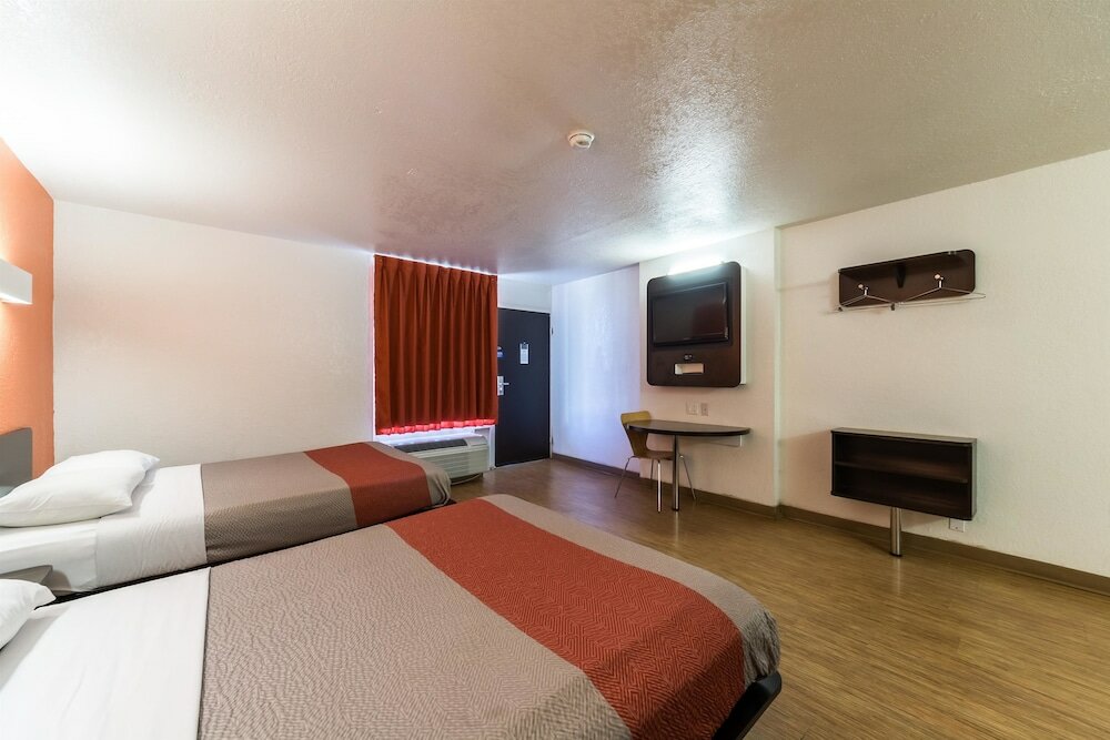 Фото Motel 6 Uvalde, Tx