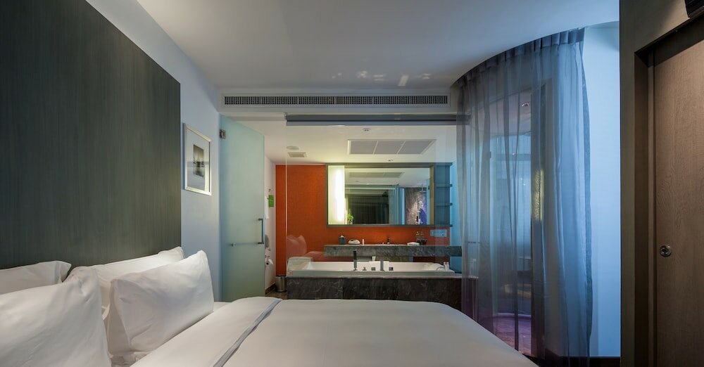 Фото Lit Bangkok Hotel