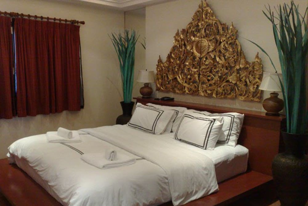 Фото Nirvana Boutique Suites 